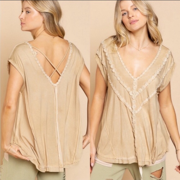 SOLD 🛍️Daisy Embroidery Lace Trim Sleeveless Top - Picture 2 of 11